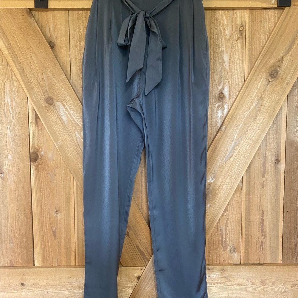 Heartloom Tie-Front Gery Pants Size Medium